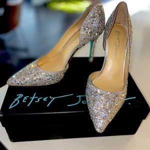 SOLD Brand new Betsey Johnson Womens Crystal Glitter Pump heels sz US8